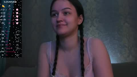 Snapshot of falcon_baby chatting on February 27, 2025, 6:42 pm falcon baby online show from February 27, 2025, 6:42 pm