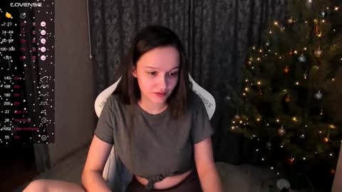 Snapshot of falcon_baby chatting on January 6, 2026, 7:06 pm falcon baby online show from January 6, 2026, 7:06 pm