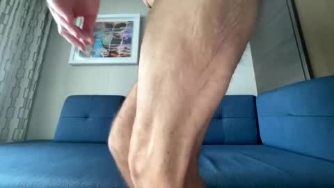 Snapshot of falconcam chatting on February 10, 2025, 3:24 am falconcam online show from February 10, 2025, 3:24 am