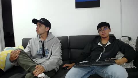 Snapshot of fallgays chatting on January 20, 2025, 1:28 am FallGays online show from January 20, 2025, 1:28 am