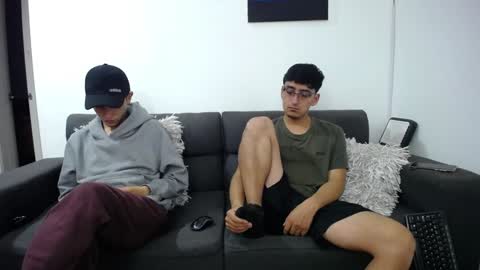 Snapshot of fallgays chatting on January 26, 2025, 2:03 am FallGays online show from January 26, 2025, 2:03 am