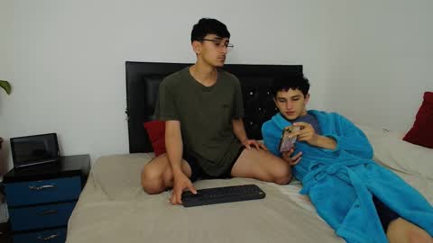 Snapshot of fallgays chatting on January 16, 2026, 1:20 am FallGays online show from January 16, 2026, 1:20 am