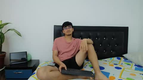 Snapshot of fallgays chatting on February 2, 2026, 10:52 pm FallGays online show from February 2, 2026, 10:52 pm