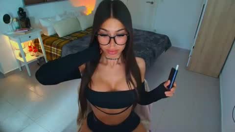 Jennifer online show from June 9, 2026, 12:39 pm