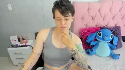 FANNY online show from December 19, 2025, 1:34 am