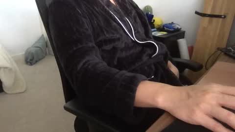 fantasticbake1 online show from September 12, 2025, 2:55 am