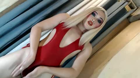 Snapshot of fantasticcock69_daniella chatting on November 9, 2025, 11:41 am DANIELLA - DONT FORGET TO GIVE ME A THUMBSU UP online show from November 9, 2025, 11:41 am