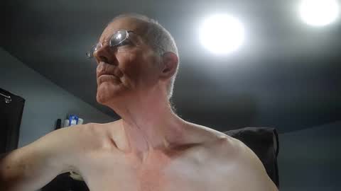 fantasyresort online show from October 9, 2025, 3:04 am