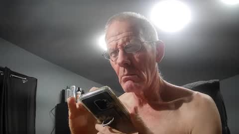 fantasyresort online show from October 14, 2025, 2:56 am