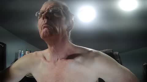 fantasyresort online show from December 3, 2025, 4:09 am