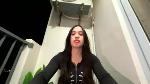 Snapshot of fantasyxbabe chatting on May 18, 2026, 3:51 pm AMANDA online show from May 18, 2026, 3:51 pm