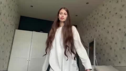 Luna online show from October 27, 2025, 9:57 am