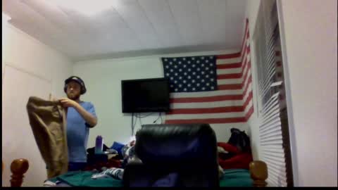 Snapshot of farmboy2398 chatting on December 19, 2024, 4:34 am farmboy2398 online show from December 19, 2024, 4:34 am