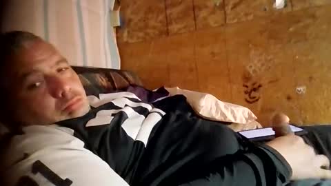 Snapshot of farrisshane1985 chatting on February 16, 2026, 3:35 am farrisshane1985 online show from February 16, 2026, 3:35 am