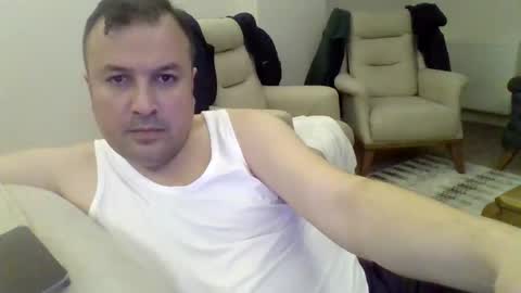 faryali44 online show from April 19, 2026, 8:44 pm