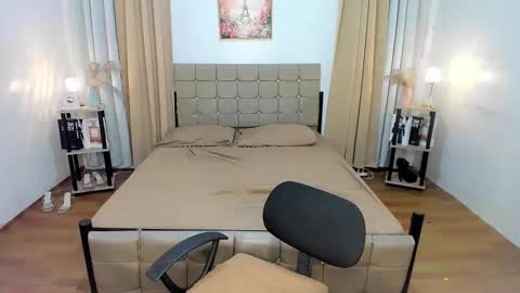 fascinatingtransvalerie online show from October 5, 2025, 1:31 pm