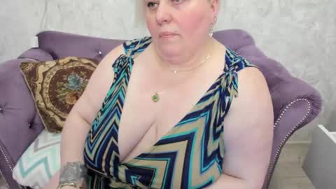 fashiona online show from March 2, 2025, 7:54 am