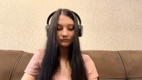 Aurora 18yo online show from January 15, 2026, 7:24 am