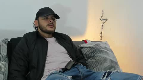 favid95 online show from January 11, 2025, 5:52 am