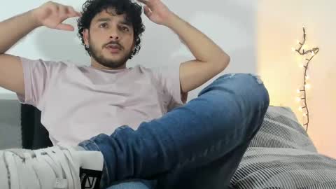 favid95 online show from January 12, 2025, 5:03 am