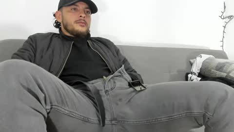 favid95 online show from February 8, 2025, 3:08 am