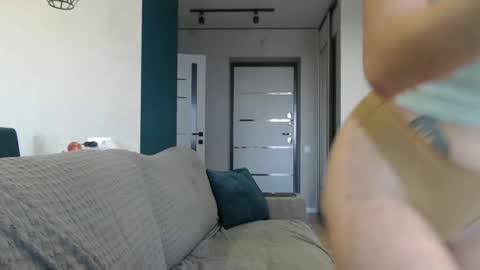 favoriteyour online show from September 15, 2025, 7:52 am