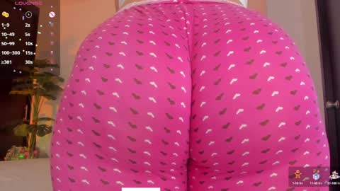 Snapshot of fay_miller2 chatting on December 20, 2024, 12:52 am welcome to my world  online show from December 20, 2024, 12:52 am