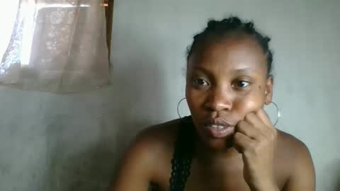 fayence09 online show from October 25, 2025, 8:00 am