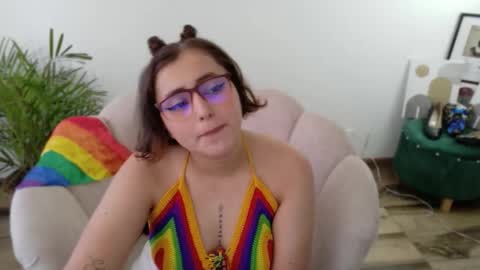 Feelena online show from October 16, 2025, 6:09 pm