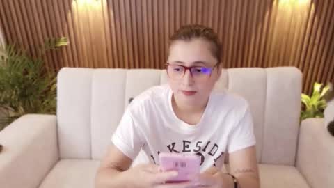 Feelena online show from November 11, 2025, 6:30 pm