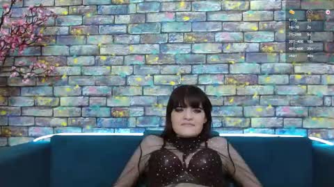 Snapshot of feelsgoodwoman chatting on December 15, 2024, 1:13 am Laura online show from December 15, 2024, 1:13 am
