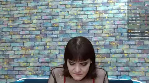 Snapshot of feelsgoodwoman chatting on February 1, 2025, 8:58 pm Laura online show from February 1, 2025, 8:58 pm