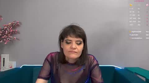 Snapshot of feelsgoodwoman chatting on September 26, 2025, 3:43 am Laura online show from September 26, 2025, 3:43 am