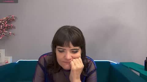 Snapshot of feelsgoodwoman chatting on October 1, 2025, 8:31 am Laura online show from October 1, 2025, 8:31 am