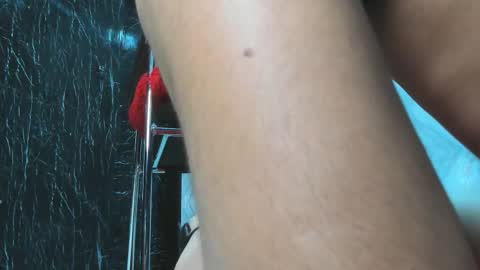 feetbynic online show from October 18, 2025, 2:51 pm