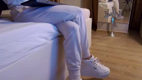 FeetVibe online show from November 12, 2025, 8:15 am