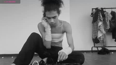 Snapshot of felinexoxo chatting on October 20, 2025, 10:49 am FELINE online show from October 20, 2025, 10:49 am