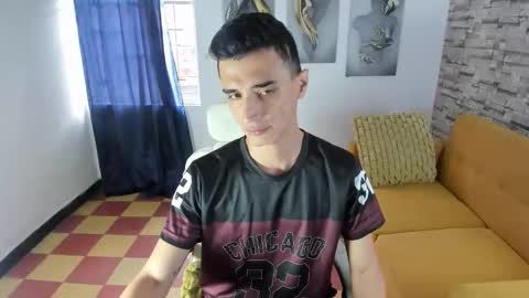 Snapshot of felipe_colinss chatting on April 18, 2026, 12:09 pm felipe colinss online show from April 18, 2026, 12:09 pm