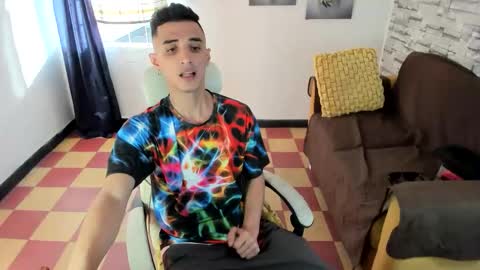 Snapshot of felipe_colinss chatting on June 1, 2026, 12:18 pm felipe colinss online show from June 1, 2026, 12:18 pm
