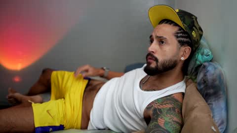 Felix Candela  online show from January 3, 2025, 5:42 pm