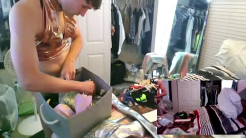 Allie North online show from December 4, 2024, 5:49 am