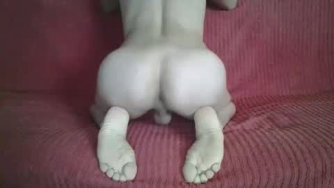 Snapshot of femboyhot28 chatting on October 27, 2025, 5:55 am femboyhot28 online show from October 27, 2025, 5:55 am