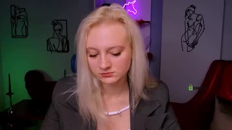 Snapshot of femida_love chatting on March 12, 2025, 8:41 am Femida online show from March 12, 2025, 8:41 am