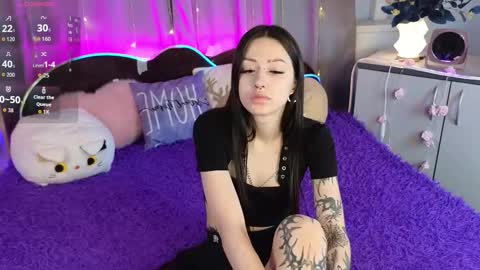 Fenilea online show from December 3, 2025, 6:10 am