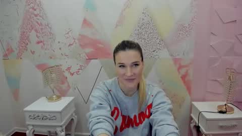 fennec_fox_ online show from April 17, 2026, 10:40 am