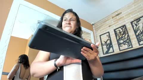 fer_florez online show from June 4, 2026, 8:04 pm