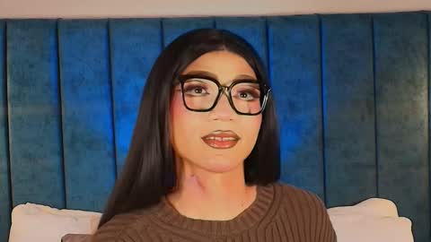 fernanda online show from November 30, 2025, 3:43 am