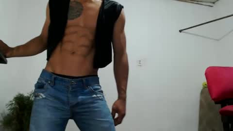 fernandez_latinblack online show from December 2, 2024, 1:14 am
