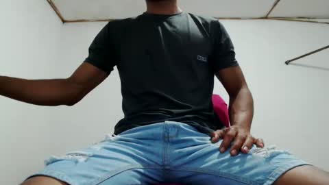 fernandez_latinblack online show from January 4, 2025, 12:05 am