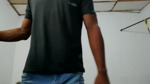 fernandez_latinblack online show from January 4, 2025, 3:07 am